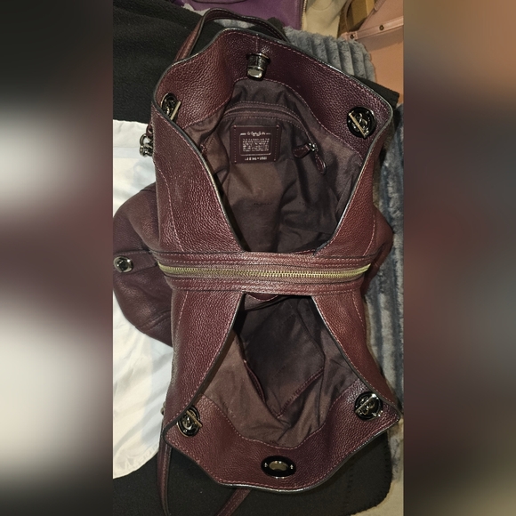 Coach Limited Edition Color Leather Shoulder Bag - Picture 3 of 7